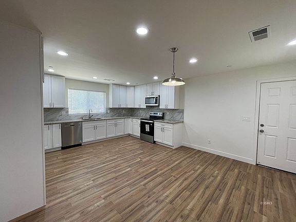 5th image of 313 W Church Ave