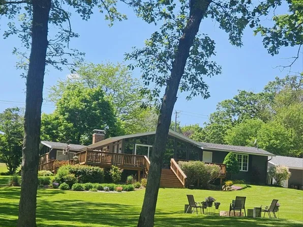 5022 N Henke Rd, Milton, WI 53563
