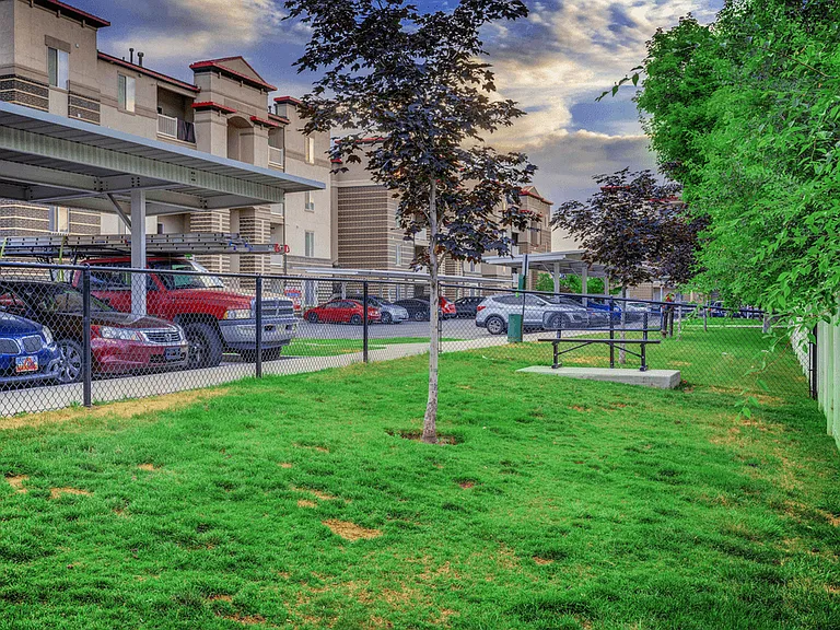 Avida Apartments — Photo 21