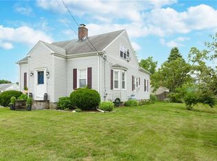 35 Woodbine St, Riverside, RI 02915