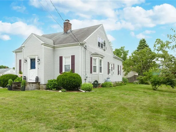 35 Woodbine St, Riverside, RI 02915