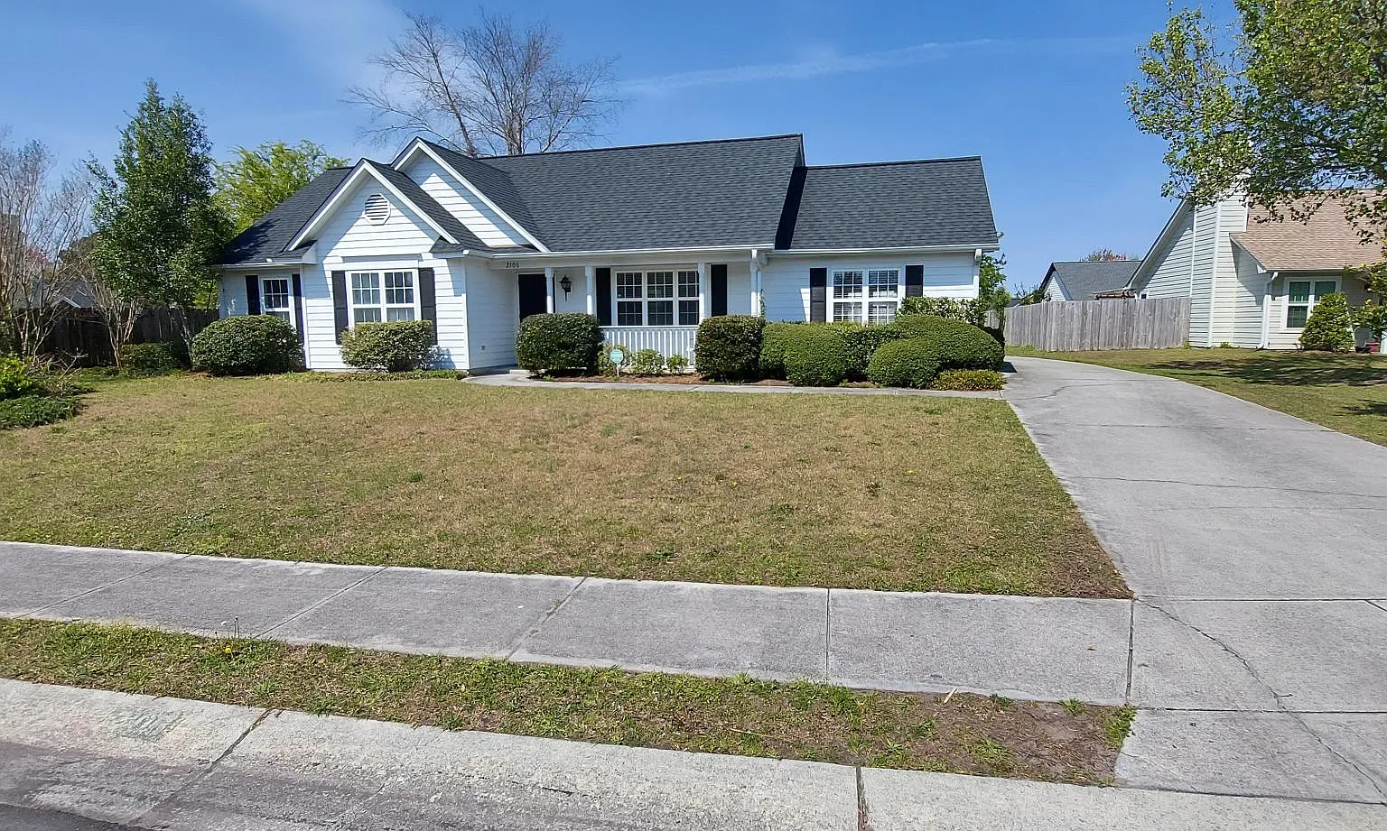 3 bed, 1599 sqft, $2,320 — Photo 1