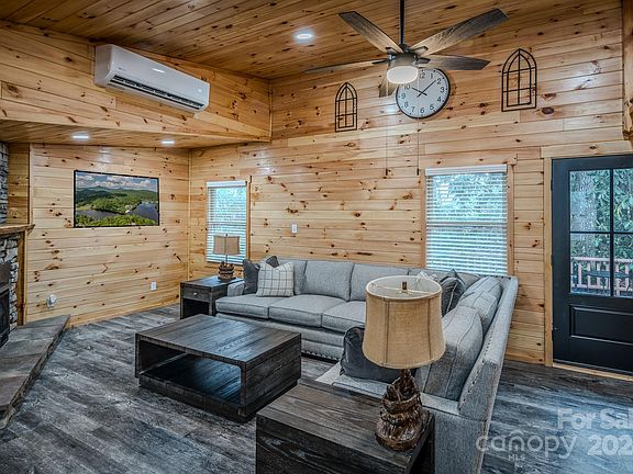 5th image of 51 Dogwood Ln