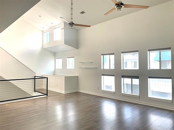 4th image of 4214 Swiss Ave Unit B