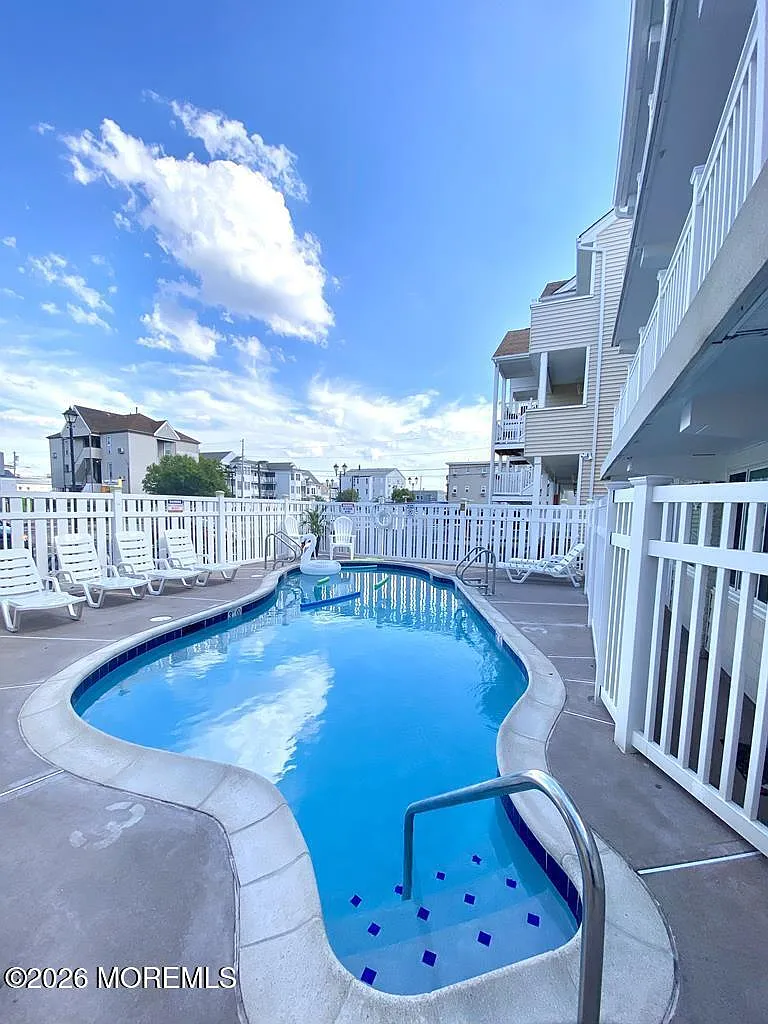 2 bed, 644 sqft, $1,900 — Photo 1
