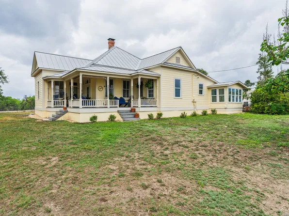4515 STAPPER RD, St Hedwig, TX 78152