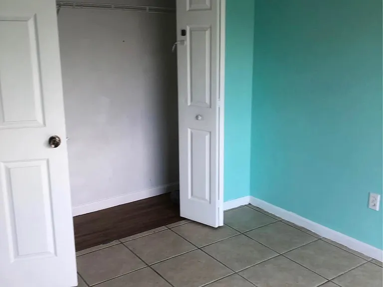 422 Rollins Dr — Photo 6