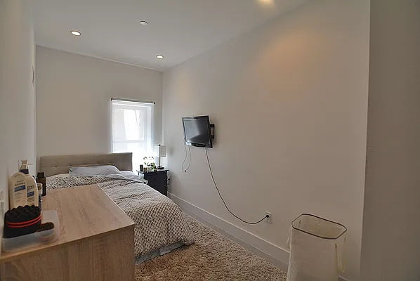 Rented by Hagstrom Management Inc | media 11