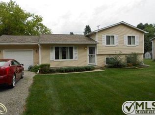 9432 Denton Hill Rd, Fenton, MI 48430