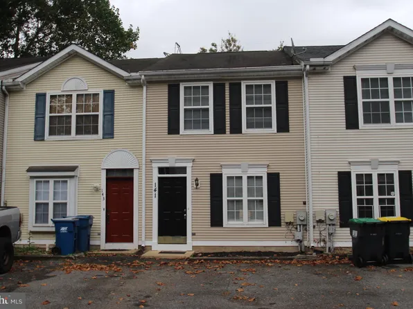 141 Creekside Ct, Newark, DE 19702