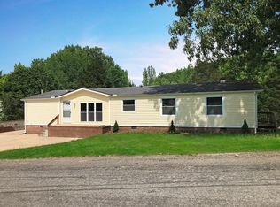 206 Lakeshore Dr, Dover, TN 37058