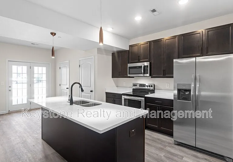 229 E. Johnson Circle — Photo 4