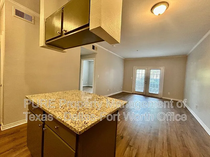 1 bed, 1.0 bath, 690 sqft, $1,200 — Photo 4