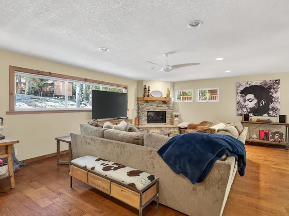 12966 Hansel Ave, Truckee, CA 96161