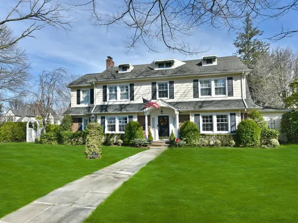 127 Newmarket Road, Garden City, NY 11530