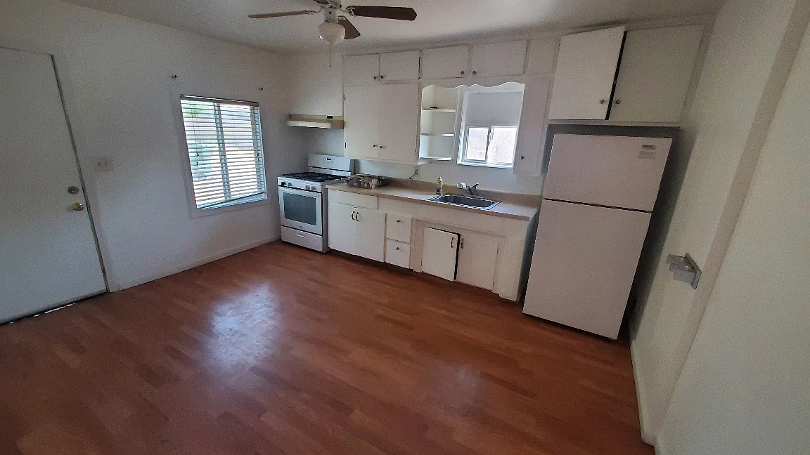 1 bed, 400 sqft, $1,275 — Photo 4