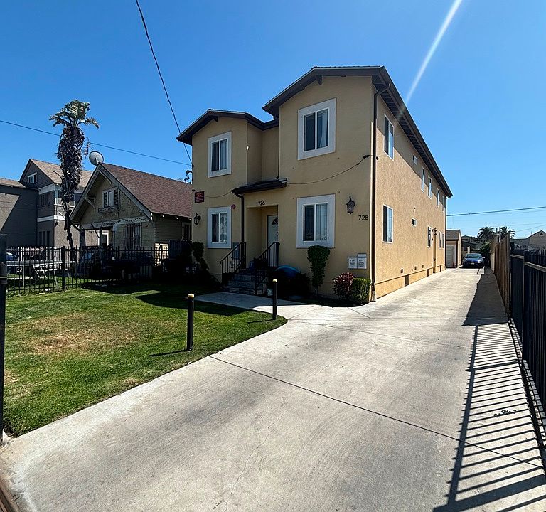 1st image of 728 W 55th St