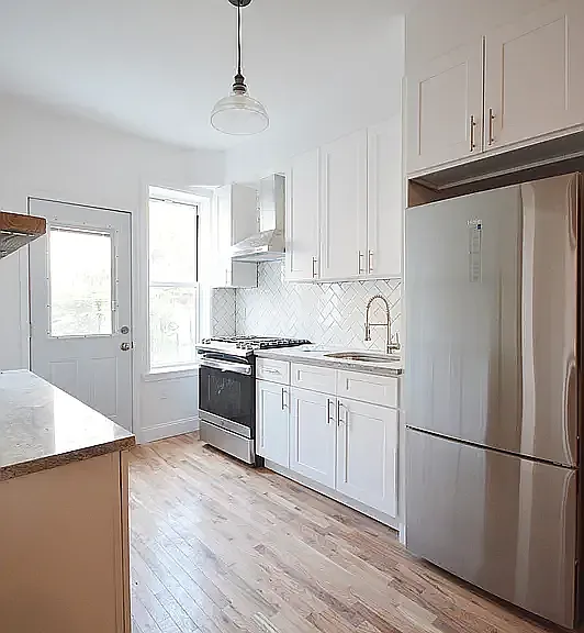 452 Suydam St #1R — Photo 2
