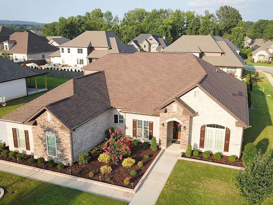 1st image of 107 Willow Pond Dr