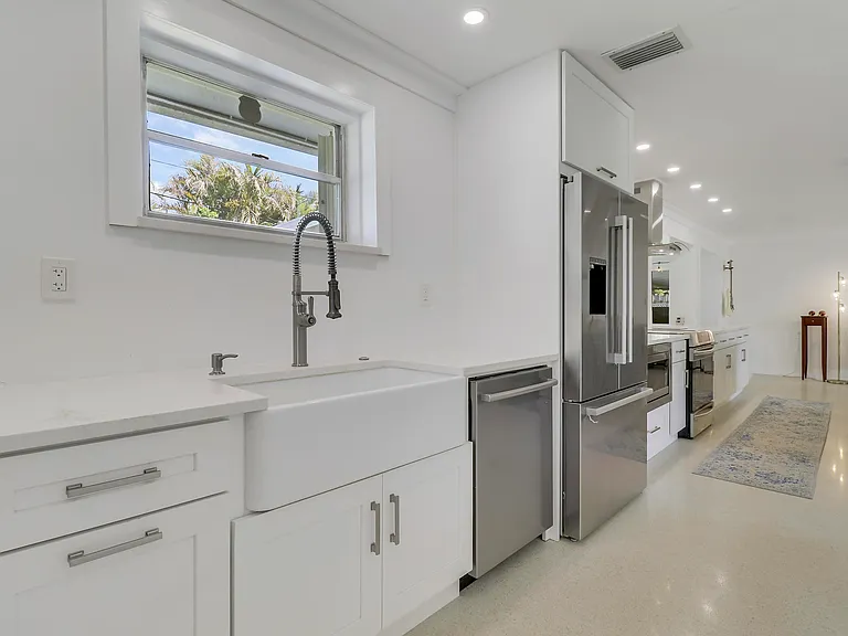 1518 Summer Ave — Photo 20
