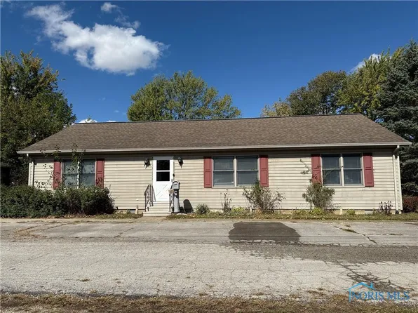 510 Wilson St, Genoa, OH 43430