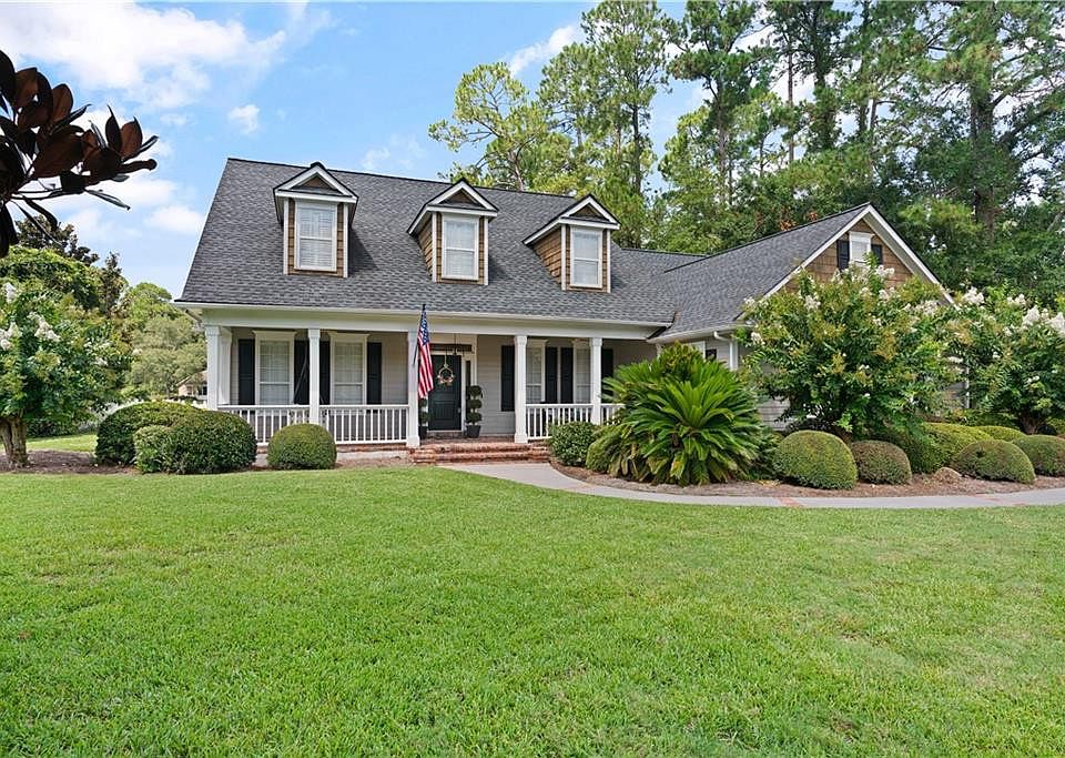 1st image of 546 Cardinal Cir E
