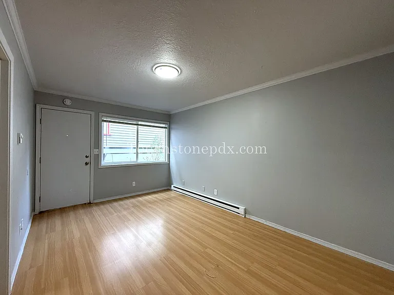 2424 NW Kearney St #15 — Photo 8