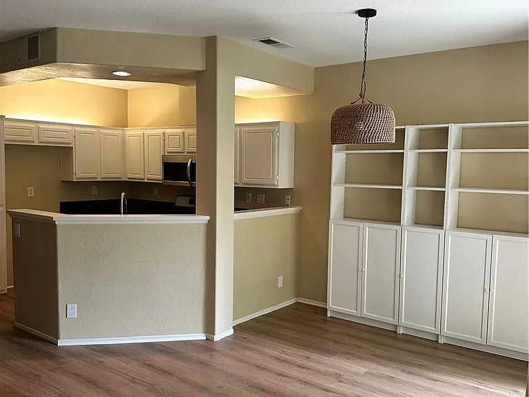 1039 S Positano Ave — Photo 3