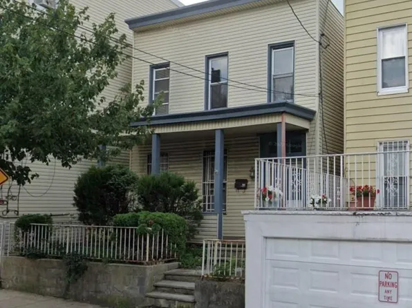 611 38th St, Union City, NJ 07087