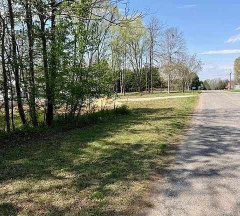 2nd image of 3601 Thunder Rd