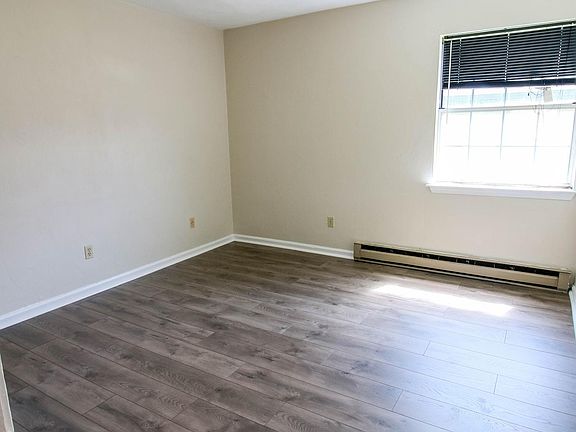 3rd image of 3004 Illinois Ave #B