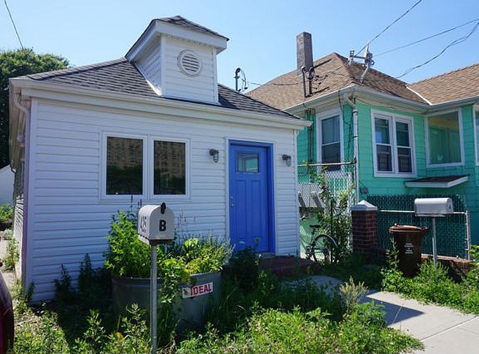 1st image of 425 43rd Bch