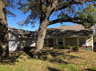 2509 Pebble Valley Rd, Waukesha, WI 53188