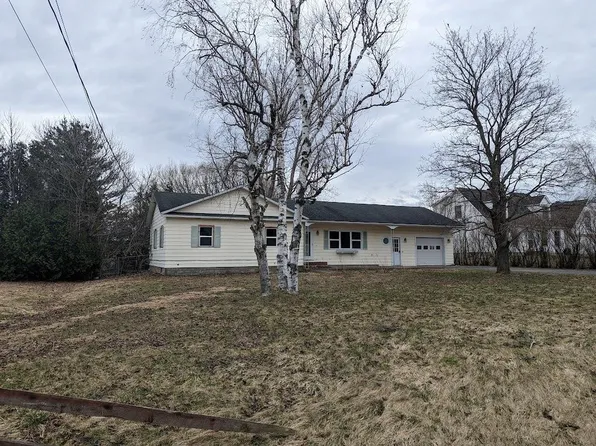 142 Franklin St, Malone, NY 12953