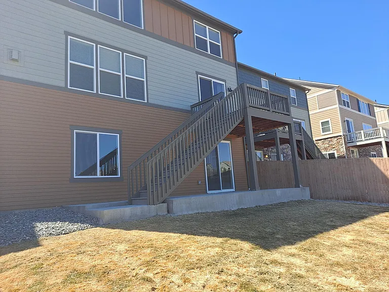 470 Hyde Park Cir — Photo 15