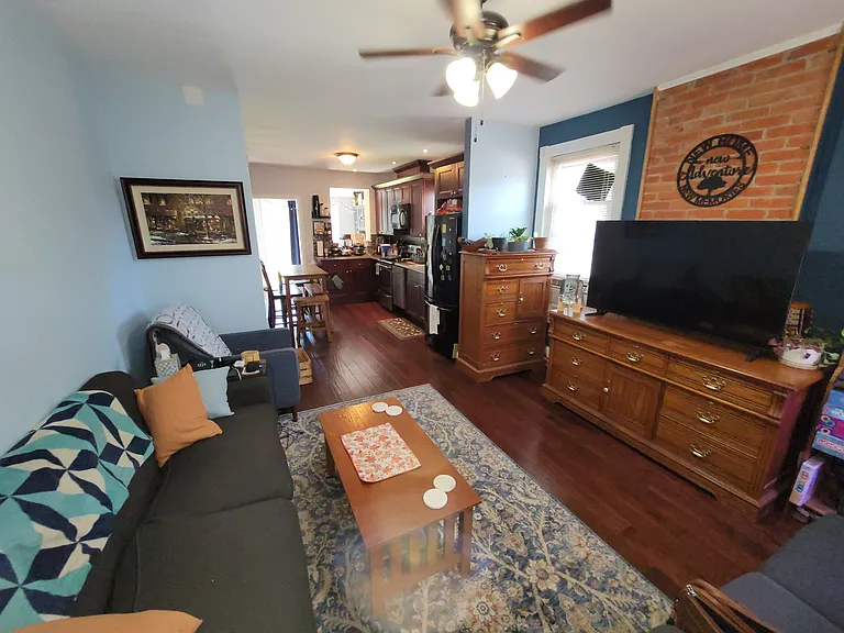 422 Gold St — Photo 7