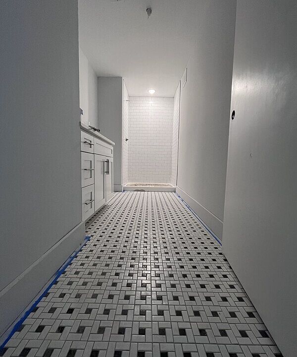 2nd image of 306 N Road St