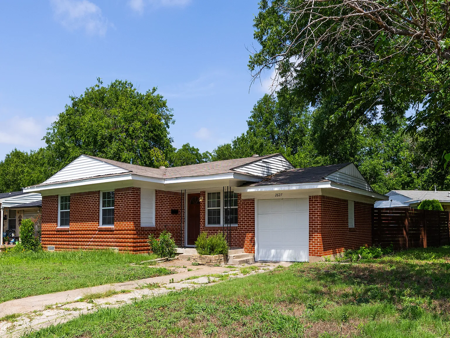 3 bed, 1307 sqft, $1,800 — Photo 2