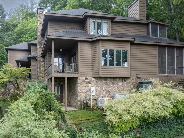 3226 Peakwood Dr SW, Roanoke, VA 24014