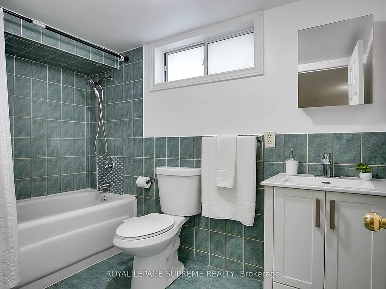 422 Oakwood Ave #BASEMENT — Photo 16