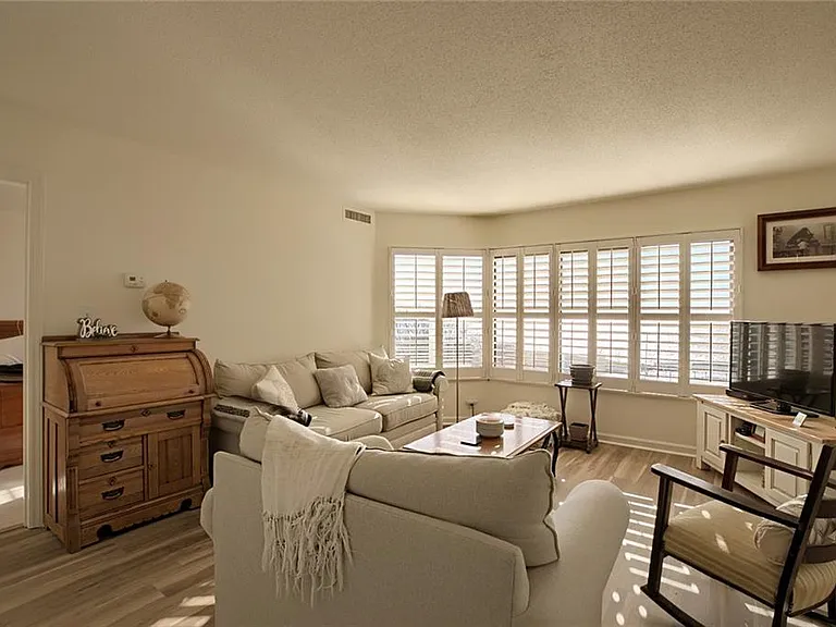 7501 River Rd #4B — Photo 5