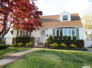 83 Harriet Rd, North Babylon, NY 11703