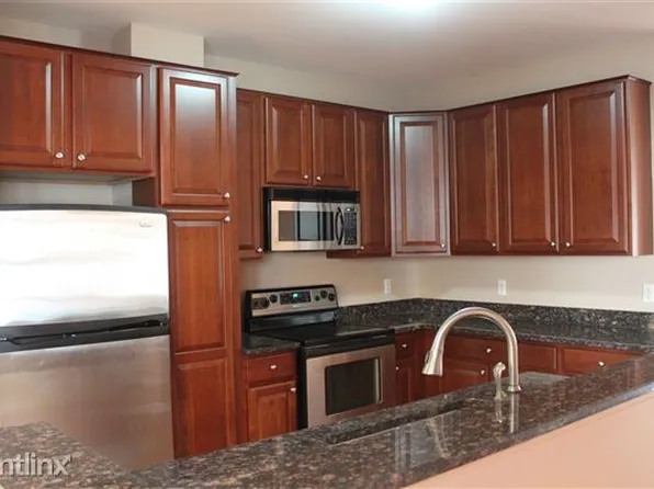 232 Jotham Ave #60, Auburn Hills, MI 48326