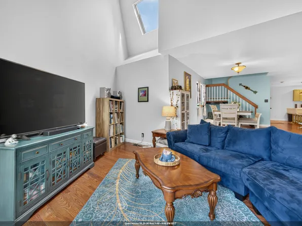 586 Sanderling Court image 1 of 33