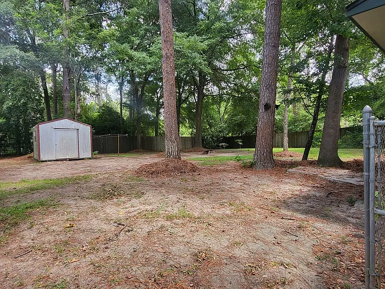 1203 Edgewood Dr — Photo 19