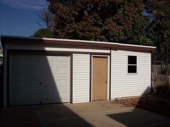 Oversized 1 car garage with plenty of storage.