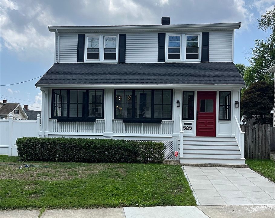 525 Weetamoe St, Fall River, MA 02720 MLS 73256428 Zillow