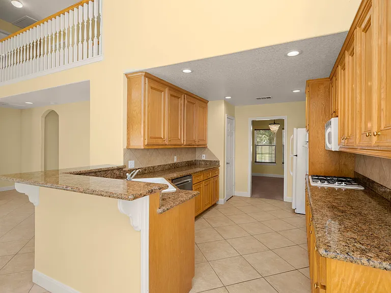 3212 Glastonbury Dr — Photo 8