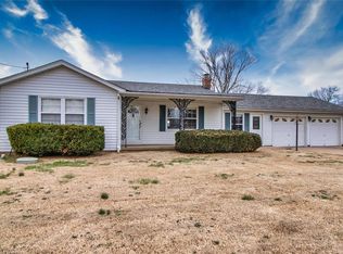 5283 Westwood Dr, Saint Charles, MO 63304