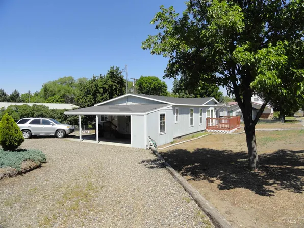 377 S Owyhee St, Glenns Ferry, ID 83623
